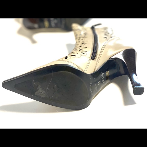 Angela Falconi Cutout Ivory Booties - Picture 10 of 15